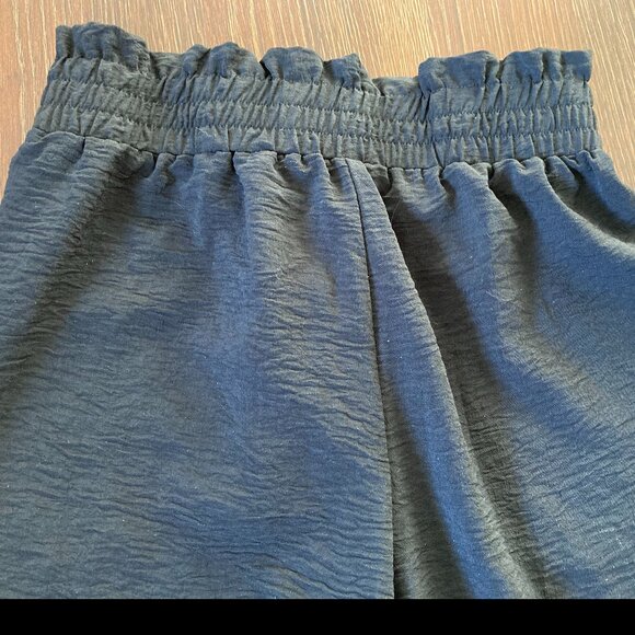 Iwollence Women's Black Wide Leg Silky Work Pant - Size Medium - Picture 2 of 6